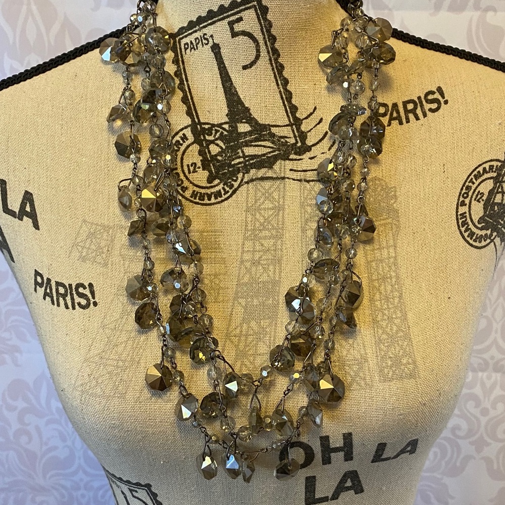 🔥SUPER SALE! 🔥🖤 Stunning 3 strand Swarovski necklace & earrings